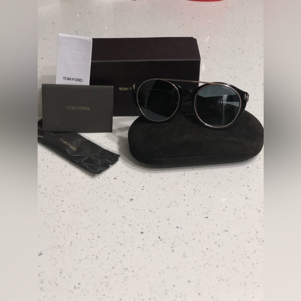 Like New Tom Ford sunglasses